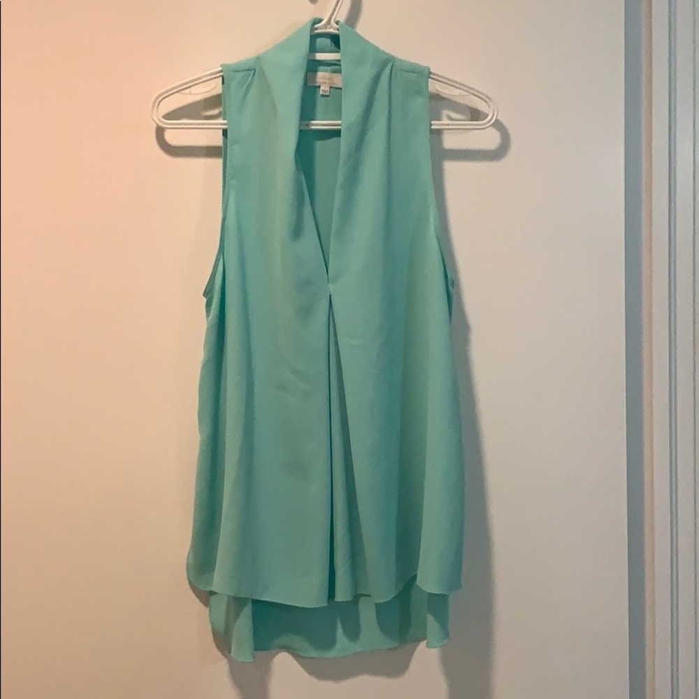 Wilfred Sleeveless V-Neck Pleated Blouse in Mint
